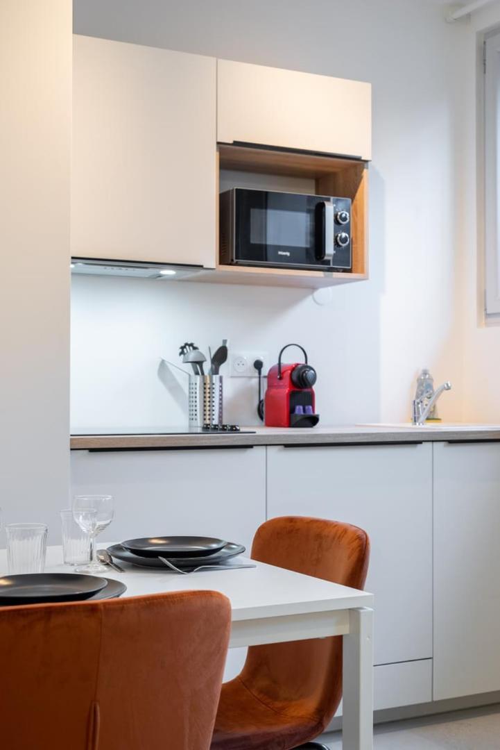 Renovated 1 Bedroom Apartment リール エクステリア 写真